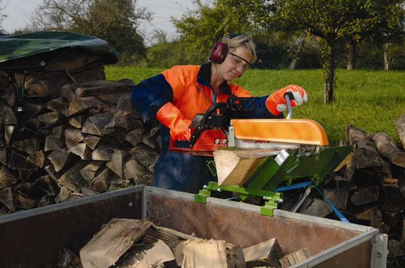 ECOCUT Brennholz Sägebock für PKW-Anhänger